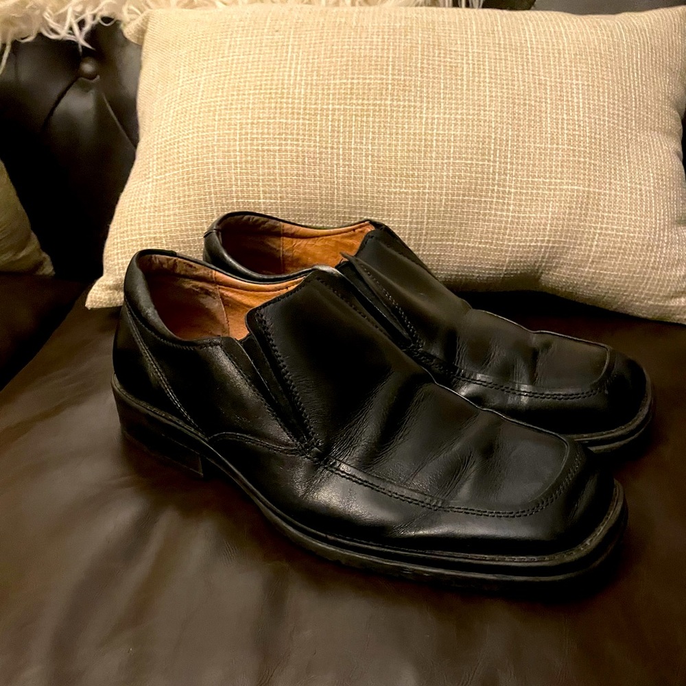 Black dress up shoes size 9